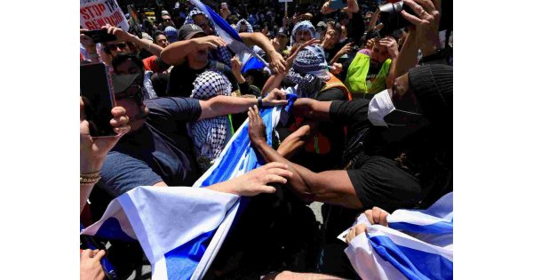 Hundreds of students arrested in US Gaza war protests, scuffles at UCLA Hundreds of students arrested in US Gaza war protests, scuffles at UCLA