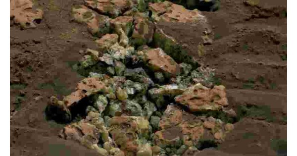 Accidentally exposed yellowish-green crystals reveal ‘mind-blowing’ finding on Mars, scientists say 