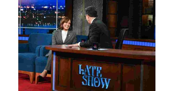 Kamala Harris Has A Beer With Stephen Colbert In ‘Late Show’ Appearance; VP Says Donald Trump “Gets Played” By Dictators – Watch Clip Kamala Harris Has A Beer With Stephen Colbert In ‘Late Show’ Appearance; VP Says Donald Trump “Gets Played” By Dictators – Watch Clip
