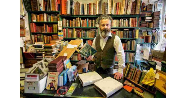 Booksellers Meaning and Definition Booksellers Meaning and Definition