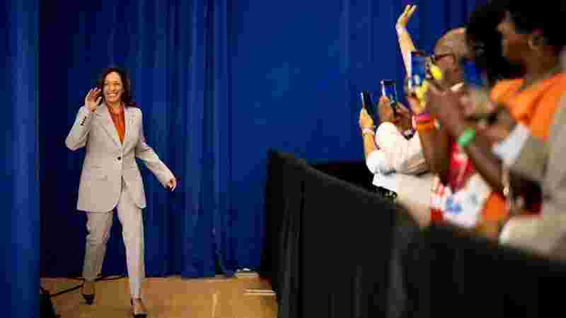 How Harris is preparing to contrast her record as a prosecutor with Trump’s as a felon 