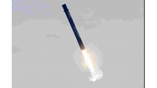SpaceX booster on Starlink mission tips over on return to ship in ocean
