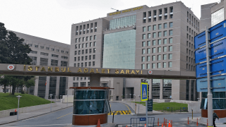 What time does the courthouses open and what time do they close?